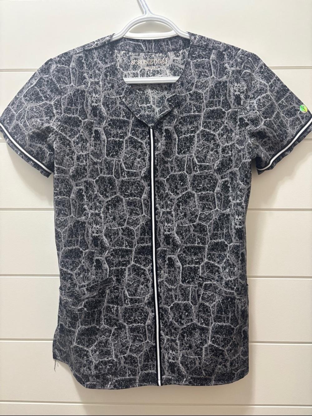 Scrubletics - Women’s Scrub Top Black Marble-Print Short Sleeve, size XS